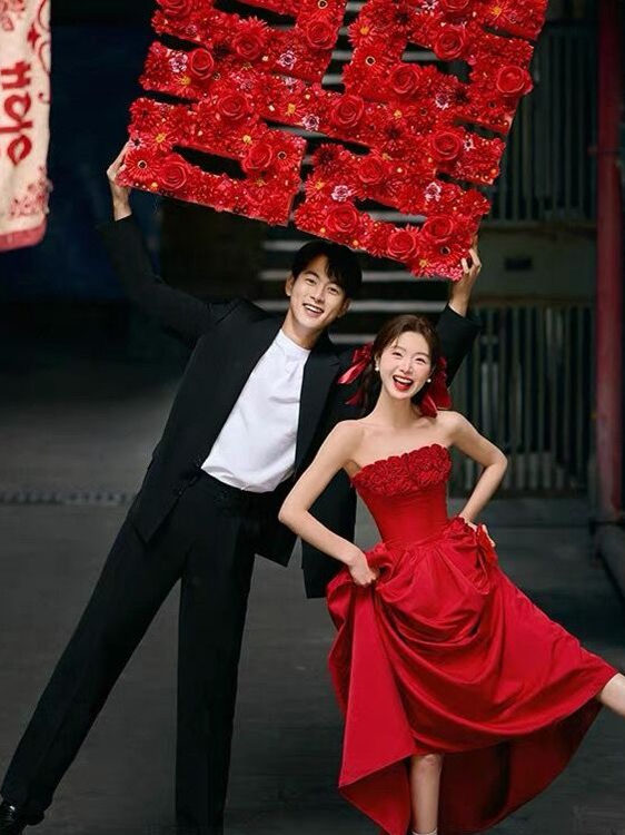 2025 New Red Bridesmaid Street - Photography Outfit review and price